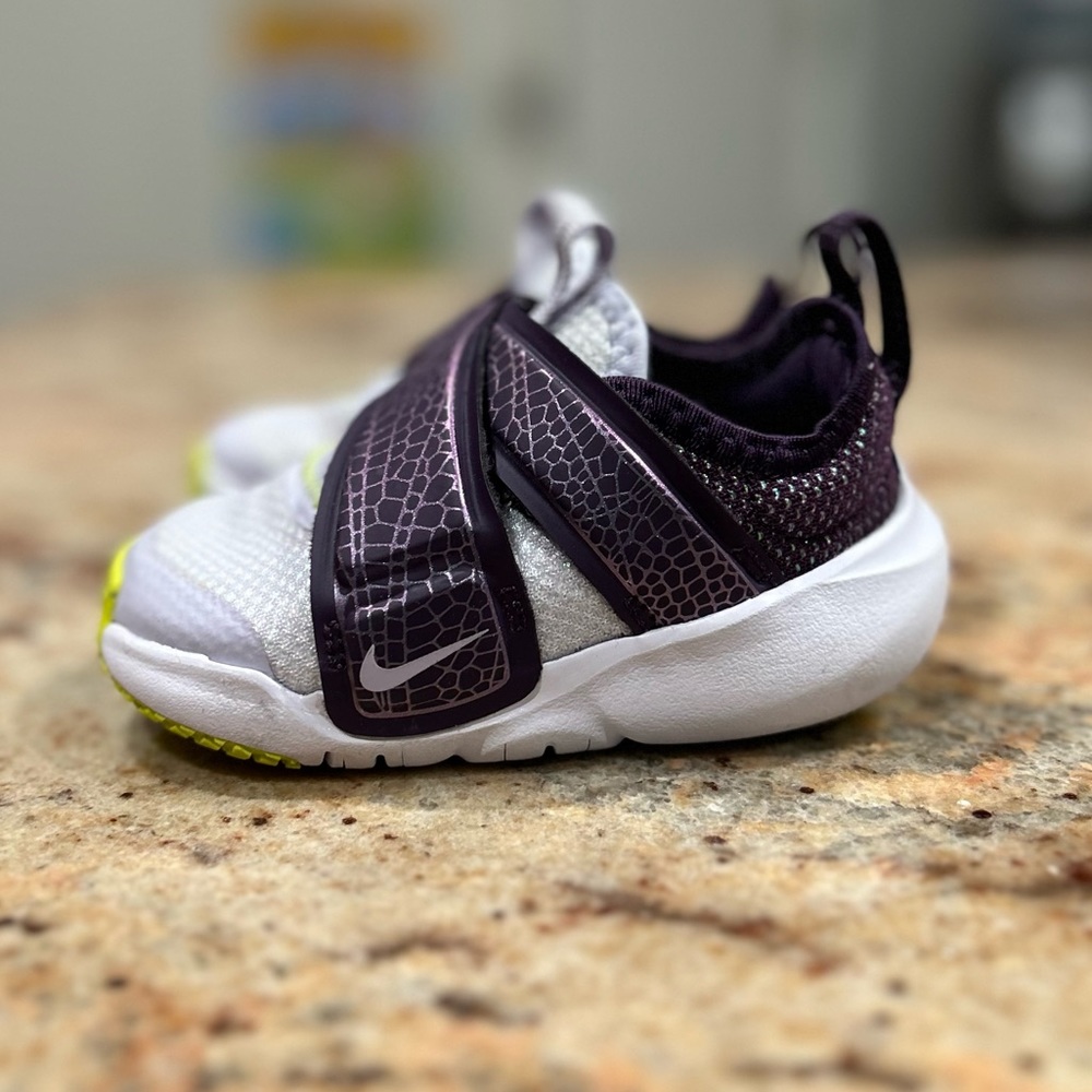 Nike Flex Advance SE Flyease Dragonflies sneakers size 4C CZ0189-500 purple